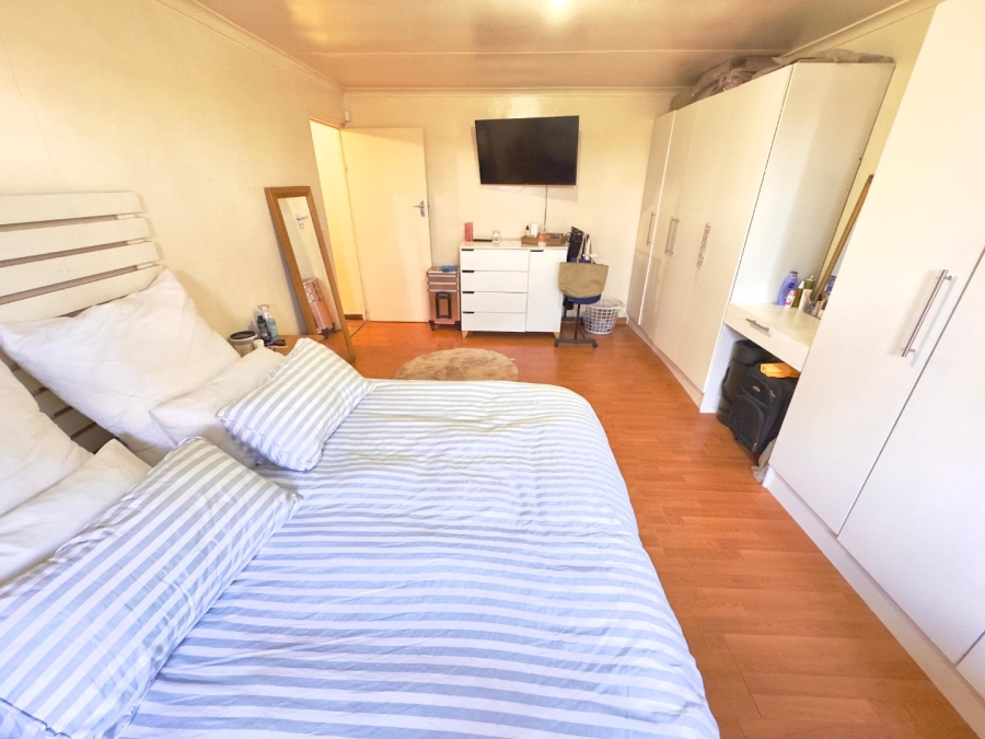 3 Bedroom Property for Sale in Lavender Hill Western Cape